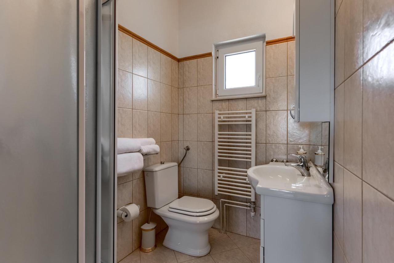 Appartement Haus Lilli Mit Pool à Ražanac Extérieur photo