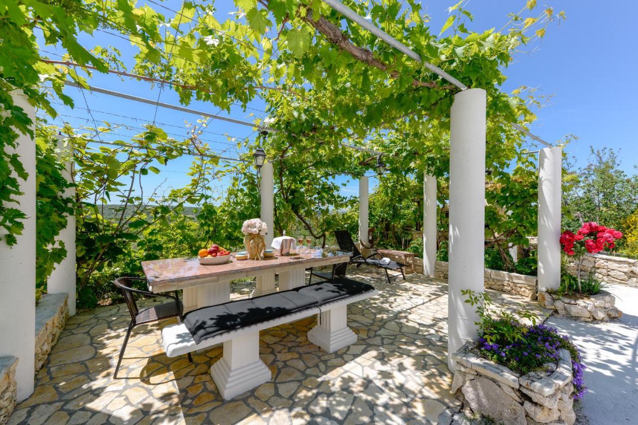 Appartement Haus Lilli Mit Pool à Ražanac Extérieur photo