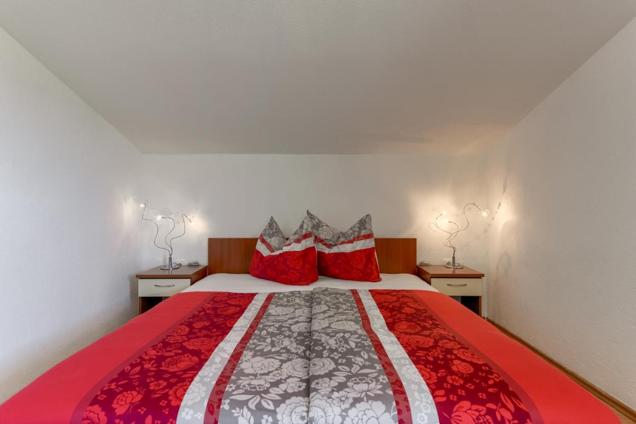 Appartement Haus Lilli Mit Pool à Ražanac Extérieur photo