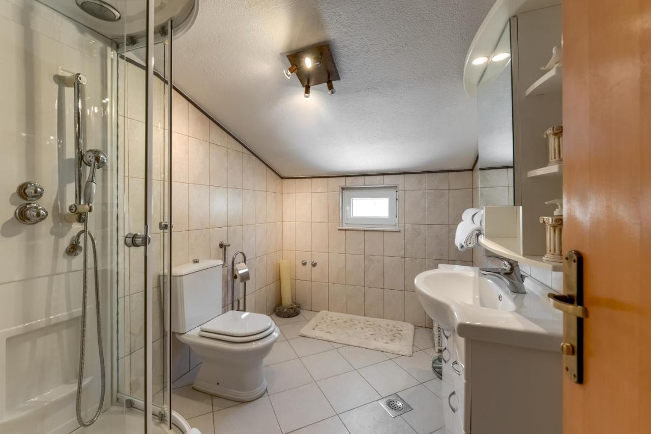 Appartement Haus Lilli Mit Pool à Ražanac Extérieur photo