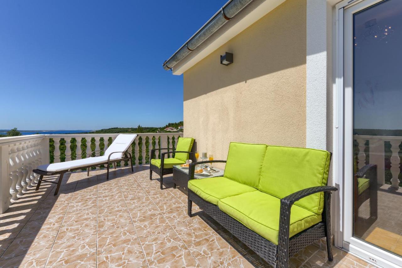 Appartement Haus Lilli Mit Pool à Ražanac Extérieur photo