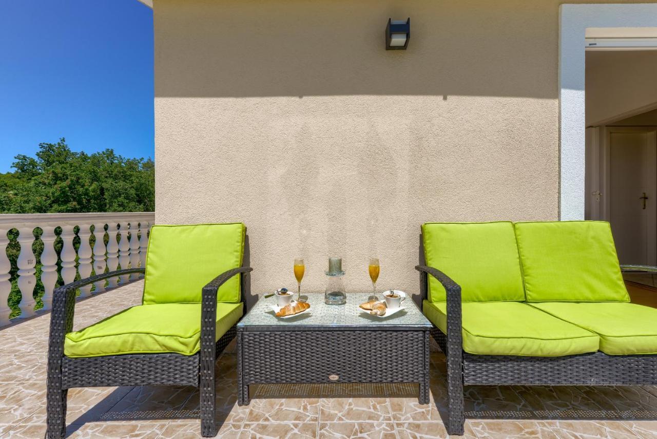 Appartement Haus Lilli Mit Pool à Ražanac Extérieur photo