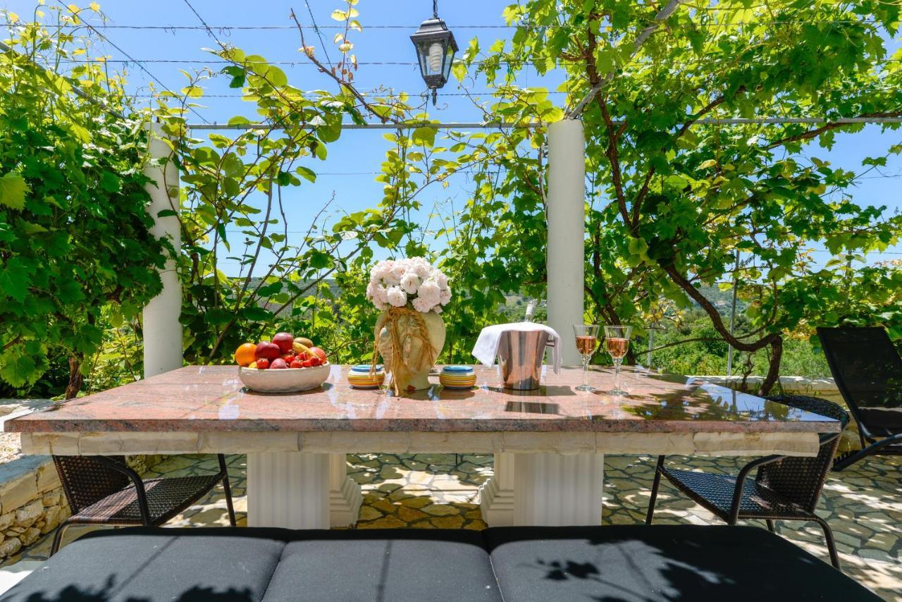 Appartement Haus Lilli Mit Pool à Ražanac Extérieur photo